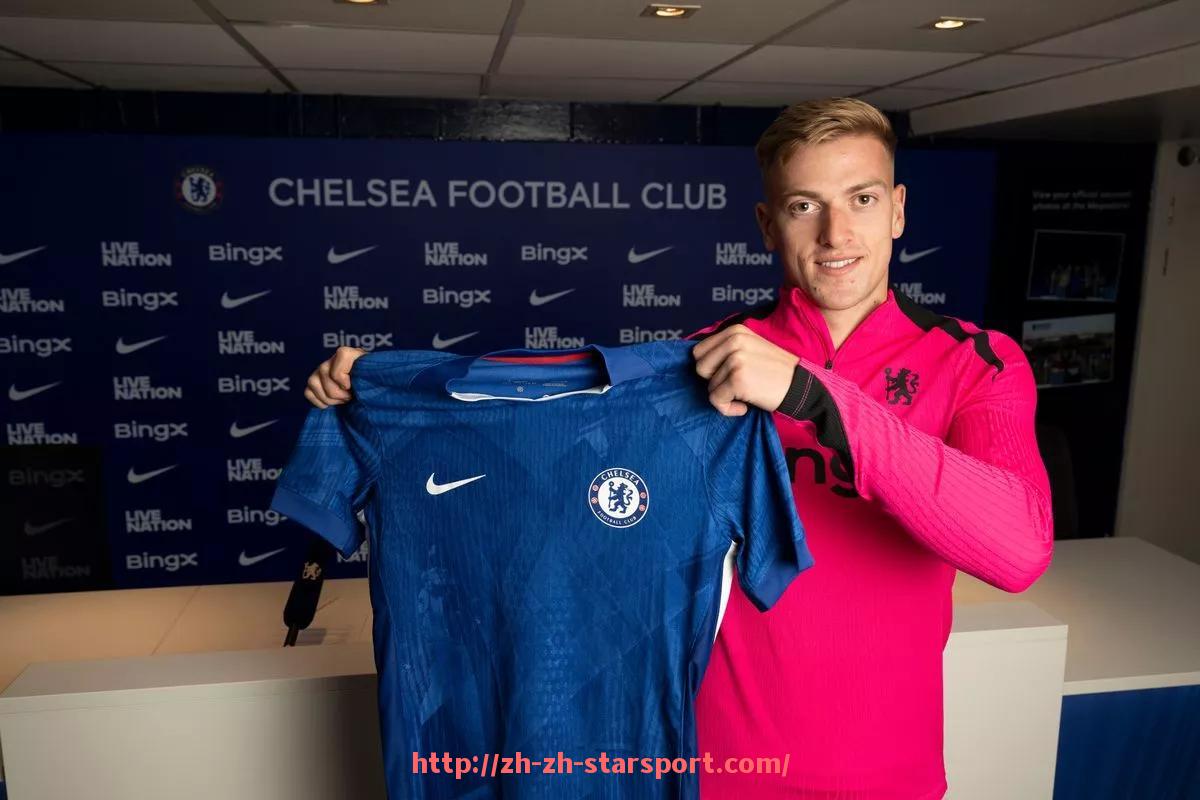 星空体育app-英超球队徽标的设计与象征意义