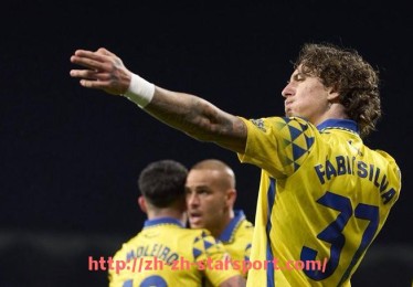 星空体育app-保罗在火箭队时期的高清图片及壁纸下载